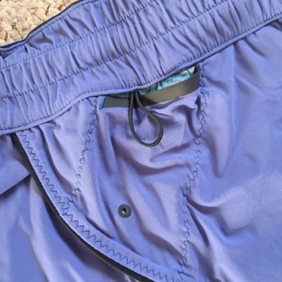 Lululemon Reversible Surf Short II in Twisted Dune Harbor Blue Black (Size 8) - Picture 6 of 9